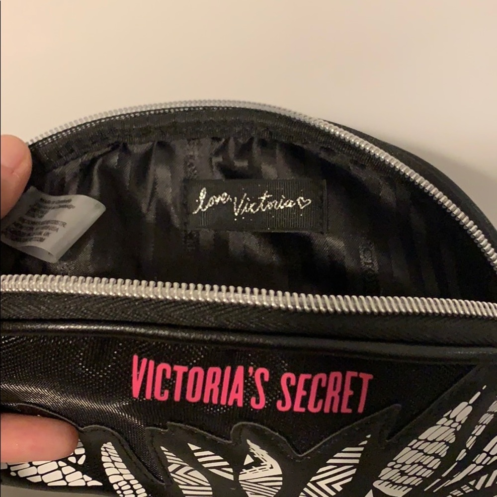 Makeup bag - Picture 2 of 2